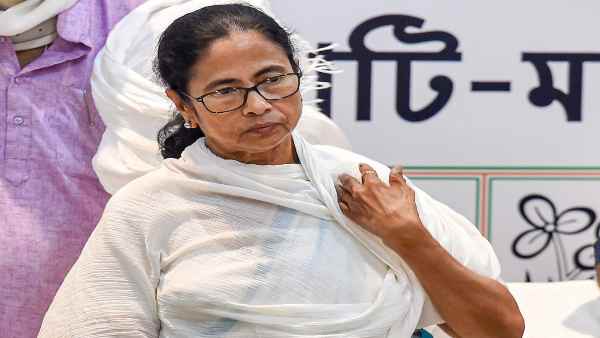 बीजेपी की रणनीति से बैकफुट पर आई?