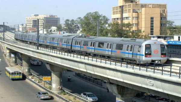 Delhi Tractor rally:DMRC closed the gates of all these metro stations in view of farmers march Delhi Tractor rally:DMRC closed the gates of all these metro stations in view of farmers march