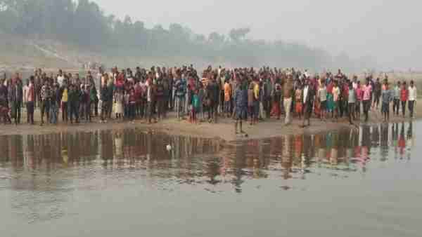 Mirzapur: boat full of passengers drowned in the Ganga Mirzapur: boat full of passengers drowned in the Ganga