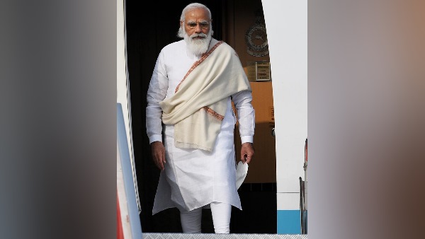 कोलकाता पहुंचे पीएम