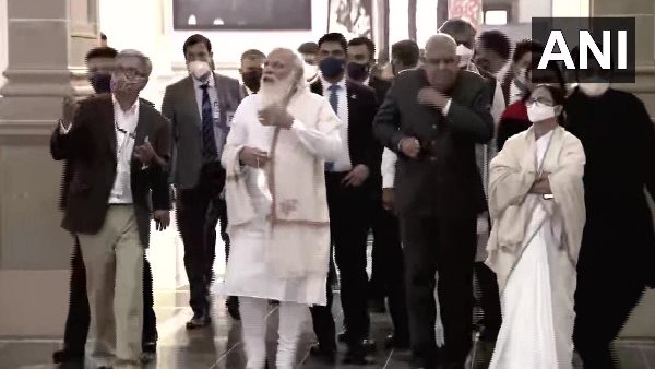 विक्टोरिया मेमोरियल पहुंचे पीएम