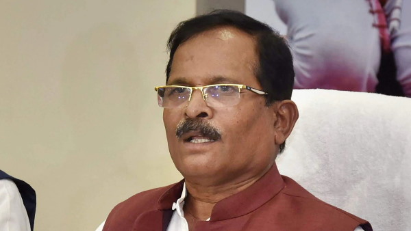 Union Minister Shripad Naik, victim of road accident wife condition critical Union Minister Shripad Naik, victim of road accident wife condition critical