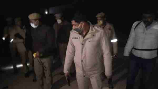 Pratapgarh: Police arrested three criminals after the encounter Pratapgarh: Police arrested three criminals after the encounter