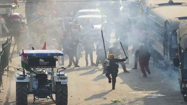 किसान नेताओं ने उपद्रवियों को रोका क्यों नहीं ?