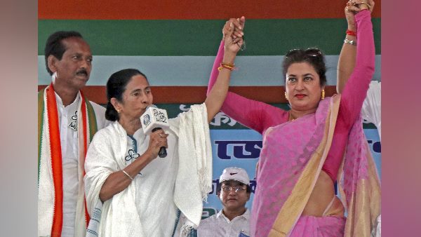 कितनी संपत्ति की मालिक हैं शताब्दी रॉय