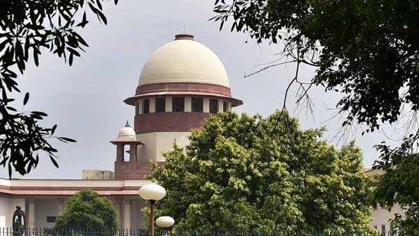 किसान आंदोलन के खिलाफ SC में एक और याचिका, शाहीन बाग पर फैसले का दिया हवाला किसान आंदोलन के खिलाफ SC में एक और याचिका, शाहीन बाग पर फैसले का दिया हवाला