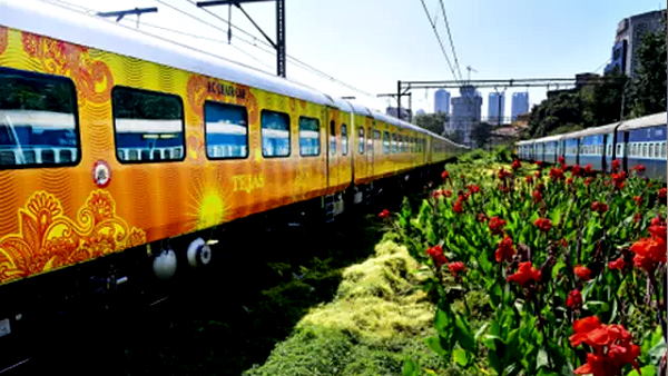 शुरू हुई तेजस एक्सप्रेस