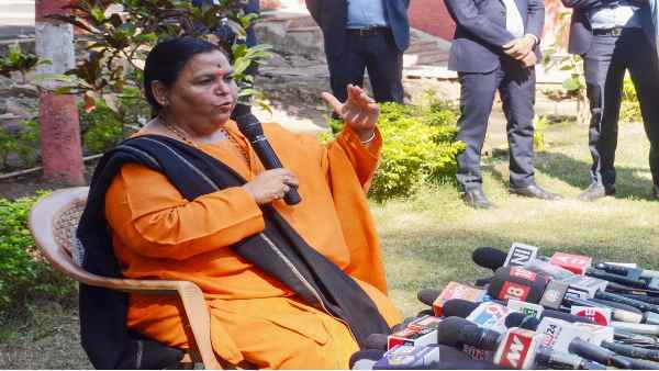 Digvijay Singhs tongue is not under control - why did Uma Bharti get a bit hot and soft on Congress leader Digvijay Singhs tongue is not under control - why did Uma Bharti get a bit hot and soft on Congress leader