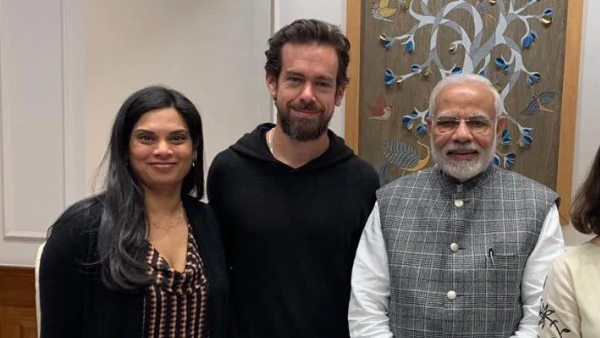 मोदी से मुलाकात के समय भी विजया डॉर्सी के साथ उपस्थित थीं