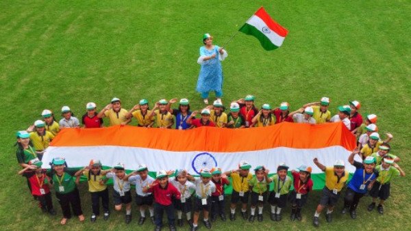 तिरंगे का इतिहास और पहली परेड कब शुरू हुई