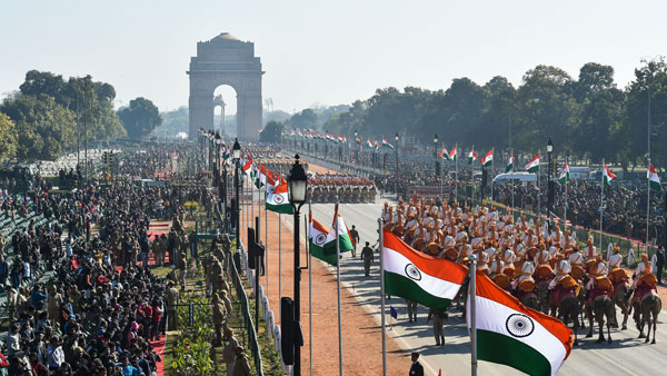 दो अग्निशमन कर्मियों को गैलेंट्री अवार्ड