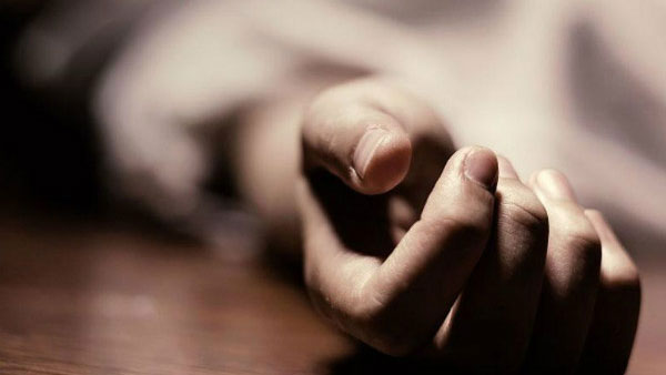 राजकोट: 6 महीने से एक कमरे में बंद युवती की मौत, अंधविश्वास की तरफ शक की सुई राजकोट: 6 महीने से एक कमरे में बंद युवती की मौत, अंधविश्वास की तरफ शक की सुई