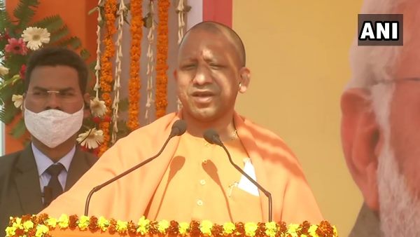 cm yogi reviews development works of Purvanchal Expressway in ghazipur cm yogi reviews development works of Purvanchal Expressway in ghazipur