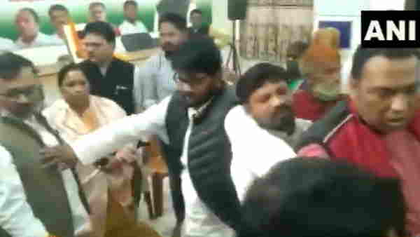 ranchi congress bhawan verbal spat between congress workers ranchi congress bhawan verbal spat between congress workers