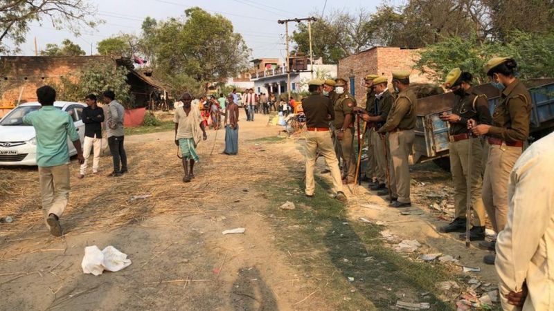 उन्नाव में बच्चियों की मौत का रहस्य बरक़रार, घरवाले पुलिस से परेशान - ग्राउंड रिपोर्ट उन्नाव में बच्चियों की मौत का रहस्य बरक़रार, घरवाले पुलिस से परेशान - ग्राउंड रिपोर्ट