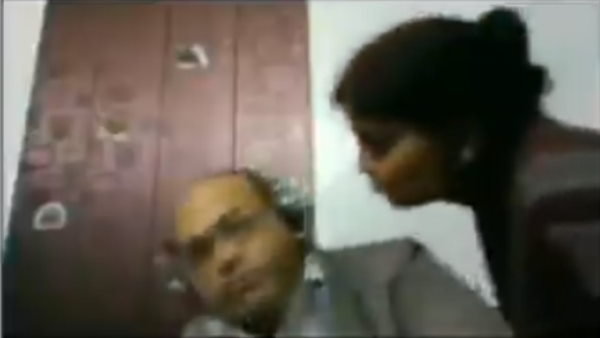 Husband talking about GDP in video conferencing, wife suddenly did KISS in live video Husband talking about GDP in video conferencing, wife suddenly did KISS in live video