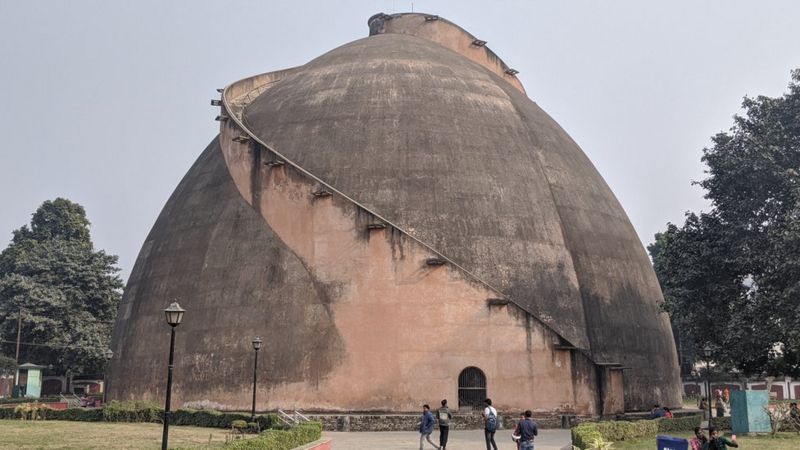 गोलघर: अंग्रेज़ों ने दो साल में बनाया, मरम्मत 10 साल में भी नहीं पूरा गोलघर: अंग्रेज़ों ने दो साल में बनाया, मरम्मत 10 साल में भी नहीं पूरा