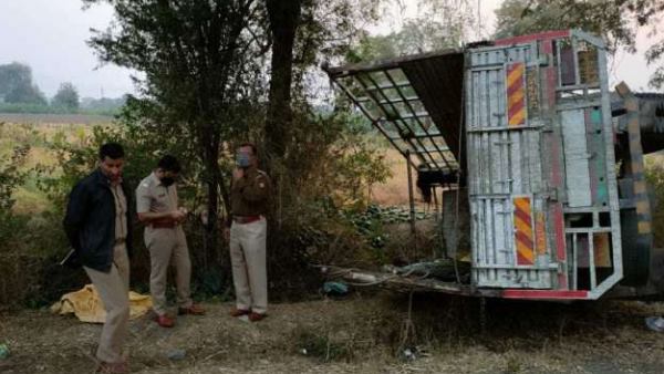 15 people died two injured in road accident in Jalgaon district of maharashtra 15 people died two injured in road accident in Jalgaon district of maharashtra