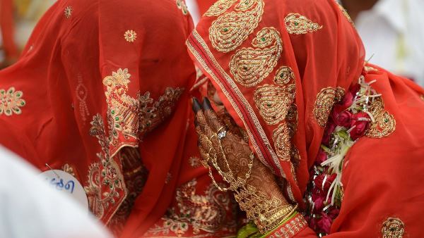 Police stops hyderabad minor girl marriage in agra Police stops hyderabad minor girl marriage in agra
