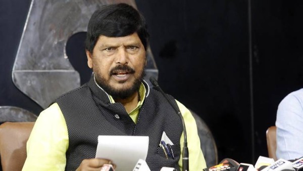 रामदास आठवले के बयान से लगे कयास