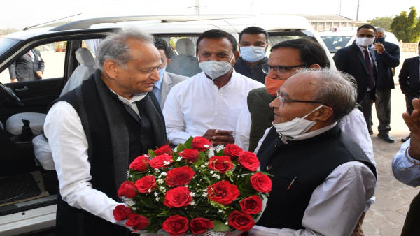 चार विधायकों के नाम से खोलेंगे कॉलेज