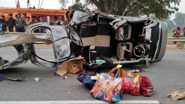 road accident in auraiya four people of one family lost their life road accident in auraiya four people of one family lost their life