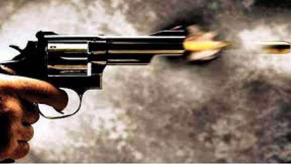 samajwadi party leader shot injured in azamgarh samajwadi party leader shot injured in azamgarh