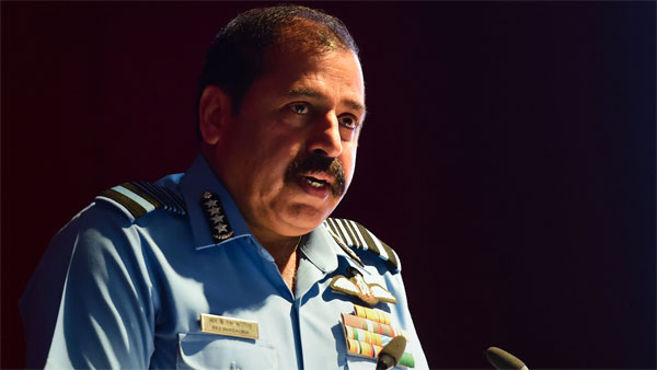 एयरो इंडिया शो 2021 में बोले आरकेएस भदौरिया- आज भारत के पास पूरे अंतरिक्ष में निगरानी करने की क्षमता एयरो इंडिया शो 2021 में बोले आरकेएस भदौरिया- आज भारत के पास पूरे अंतरिक्ष में निगरानी करने की क्षमता