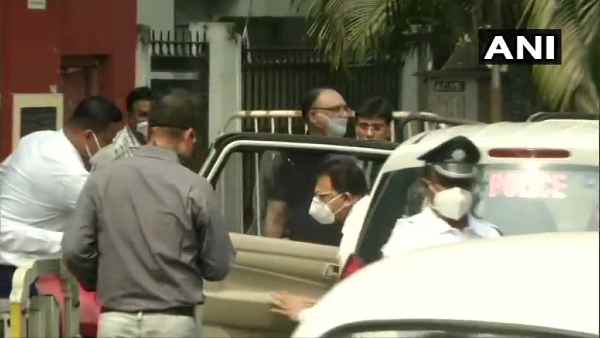 West Bengal:CM Mamta Banerjee arrives at Abhishek Banerjees house, CBI is going to interrogate her daughter-in-law in coal smuggling West Bengal:CM Mamta Banerjee arrives at Abhishek Banerjees house, CBI is going to interrogate her daughter-in-law in coal smuggling