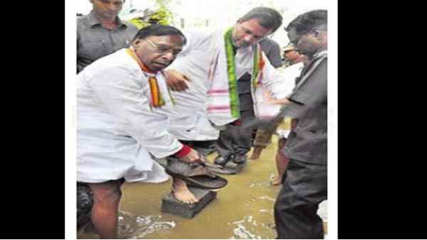 चप्पल वाला यह वीडिया खूब हुआ था वायरल