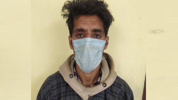 जम्मू बस स्टैंड से बरामद IED मामले में राह हुसैन बट गिरफ्तार, अल बदर का है ओवरग्राउंड वर्कर जम्मू बस स्टैंड से बरामद IED मामले में राह हुसैन बट गिरफ्तार, अल बदर का है ओवरग्राउंड वर्कर