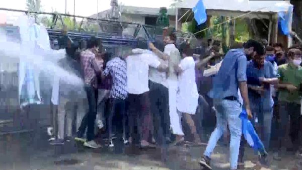 Kerala Police Lathi charge Kerala Police Lathi charge