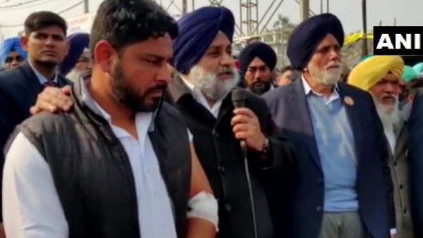 Sukhbir Singh Badal dharna in protest against the attack on his vehicle in Jalalabad punjab Sukhbir Singh Badal dharna in protest against the attack on his vehicle in Jalalabad punjab