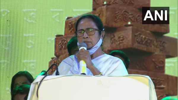 West Bengal Election 2021:Mamta Banerjee opens front against BJP leadership, asks people to speak Joy Bangla instead of saying hello on phone West Bengal Election 2021:Mamta Banerjee opens front against BJP leadership, asks people to speak Joy Bangla instead of saying hello on phone