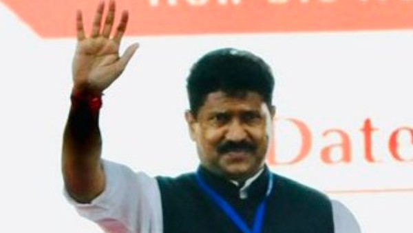 सांसद मोहन डेलकर की पोस्टमार्ट रिपोर्ट में खुदकुशी की पुष्टि, सुसाइड नोट में लिखे हैं 40 लोगों के नाम सांसद मोहन डेलकर की पोस्टमार्ट रिपोर्ट में खुदकुशी की पुष्टि, सुसाइड नोट में लिखे हैं 40 लोगों के नाम