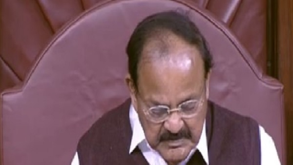 राज्यसभा में सेलुलर फोन के इस्तेमाल पर भड़के सभापति नायडू राज्यसभा में सेलुलर फोन के इस्तेमाल पर भड़के सभापति नायडू