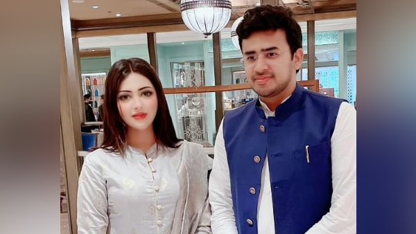 भाजपा के दिग्गज नेताओं के साथ तस्वीरें