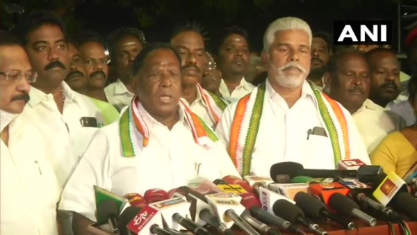 Puducherry meeting of Congress MLAs at CM Narayanasamy house before floor test Puducherry meeting of Congress MLAs at CM Narayanasamy house before floor test