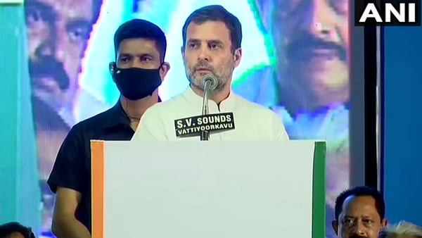 Trivandrum Rahul Gandhi said Prime Minister took money of poor by demonetisation Trivandrum Rahul Gandhi said Prime Minister took money of poor by demonetisation