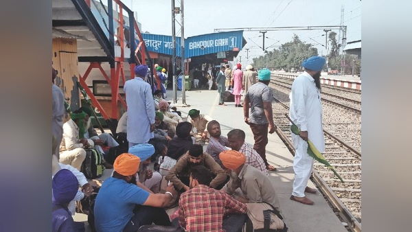 किसानों का 50 जगहों पर रेलें रोकने का दावा