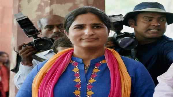 Former Congress MP from Lok Sabha from Bihar Ranjit Ranjan has claimed that G-23 leaders are plotting against the party Former Congress MP from Lok Sabha from Bihar Ranjit Ranjan has claimed that G-23 leaders are plotting against the party