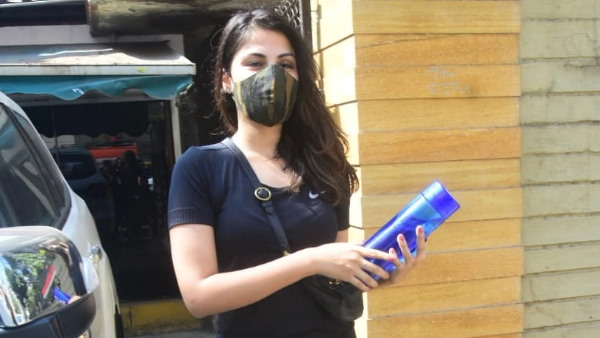 रिया चक्रवर्ती ने बताया अपना हाल