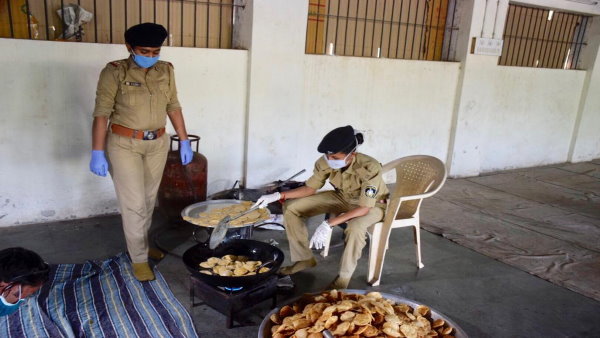 रोजाना छह सौ जरूरतमंद लोगों को भोजन