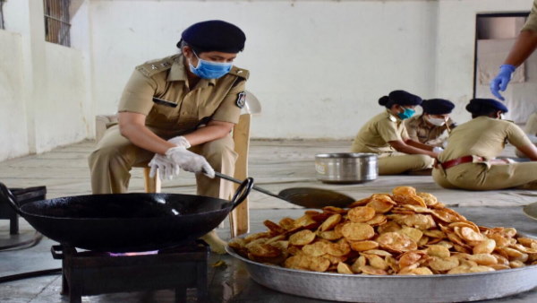 क्या थी सरोज कुमारी की 'पुलिस रसोई'?