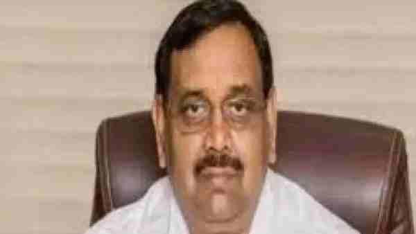 Mining Scam: cbi raids at nine locations in lucknow, one billion property found in former IAS Satyendra Singhs house Mining Scam: cbi raids at nine locations in lucknow, one billion property found in former IAS Satyendra Singhs house