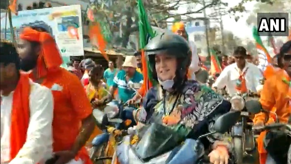 Smriti irani Smriti irani