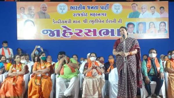 'पटेल प्रतिमा पर आपत्ति, एयरपोर्ट के नामों पर नहीं'