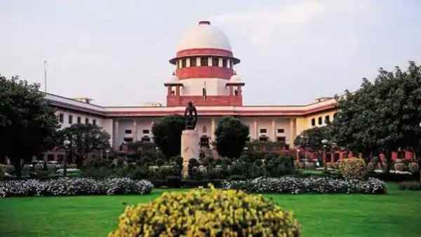 Supreme Court asks Centre to submit before it the regulations on Over The Top (OTT) platforms Supreme Court asks Centre to submit before it the regulations on Over The Top (OTT) platforms