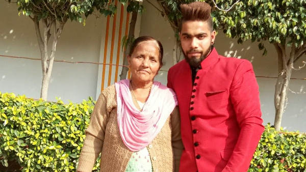 जब बुआ मसीहा बनकर आई