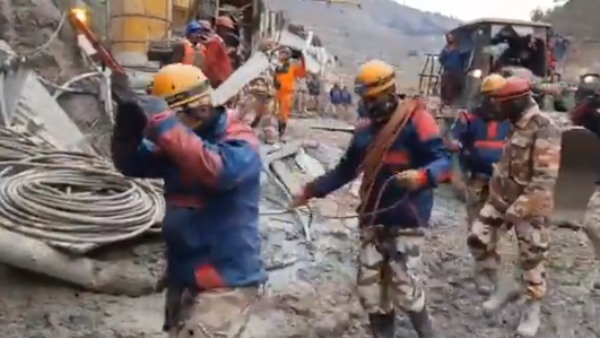 Uttarakhand Rescue teams use drones in the tunnel to find the way video surfaced Uttarakhand Rescue teams use drones in the tunnel to find the way video surfaced